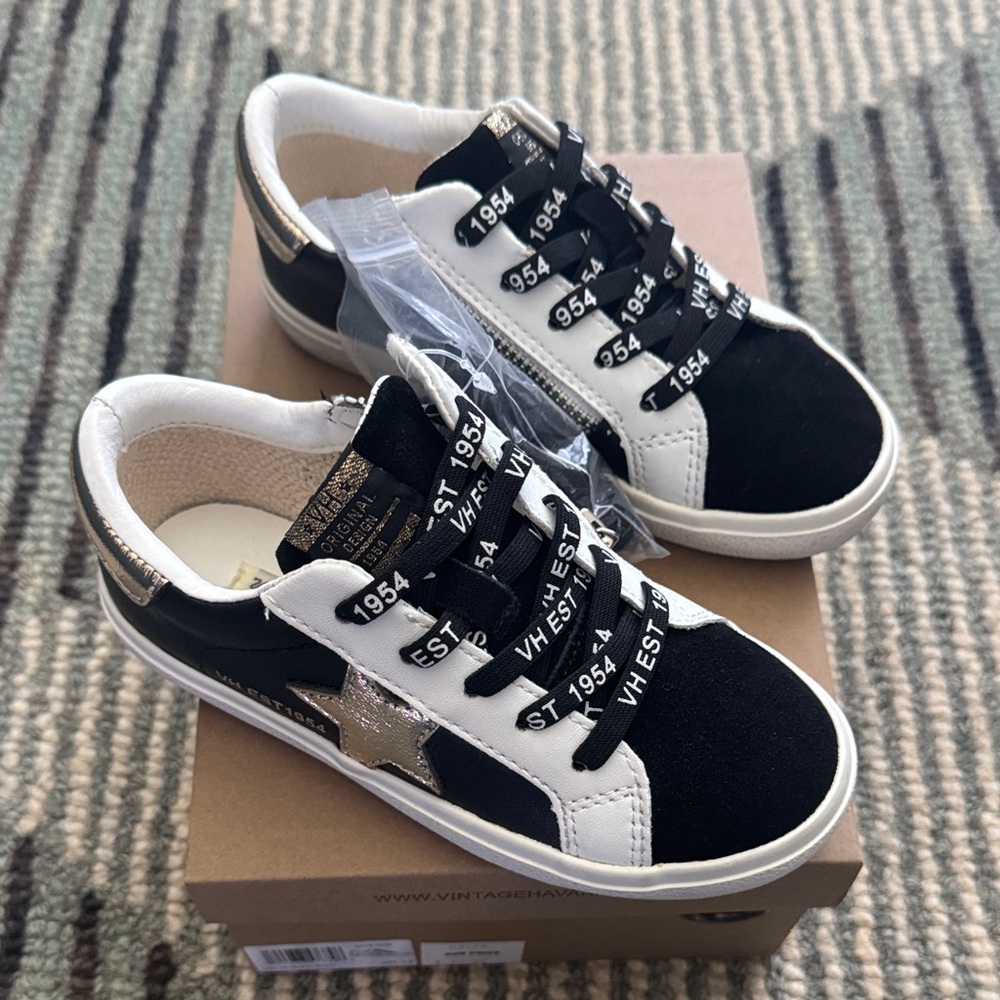 Vintage Havana Black & White Star Accent Sneakers with Metallic star